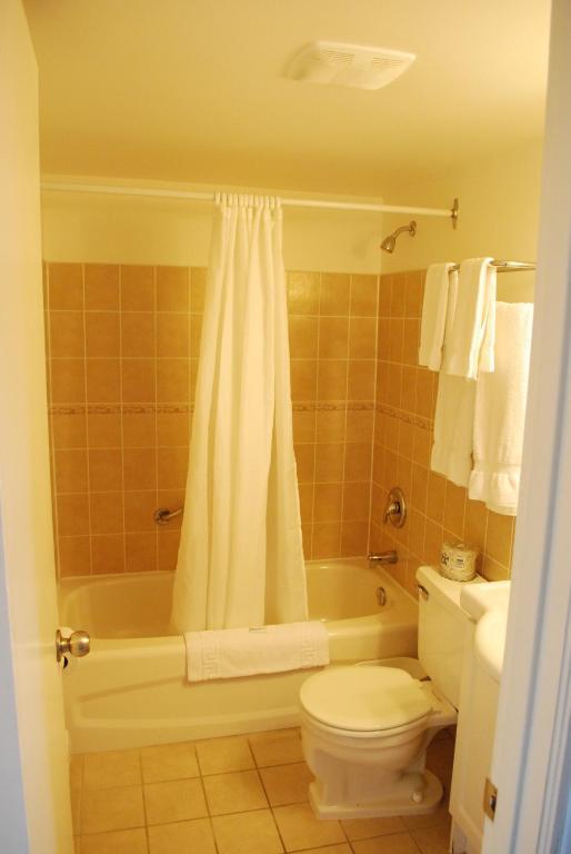 The Inn At Lock Seven Thorold Room photo